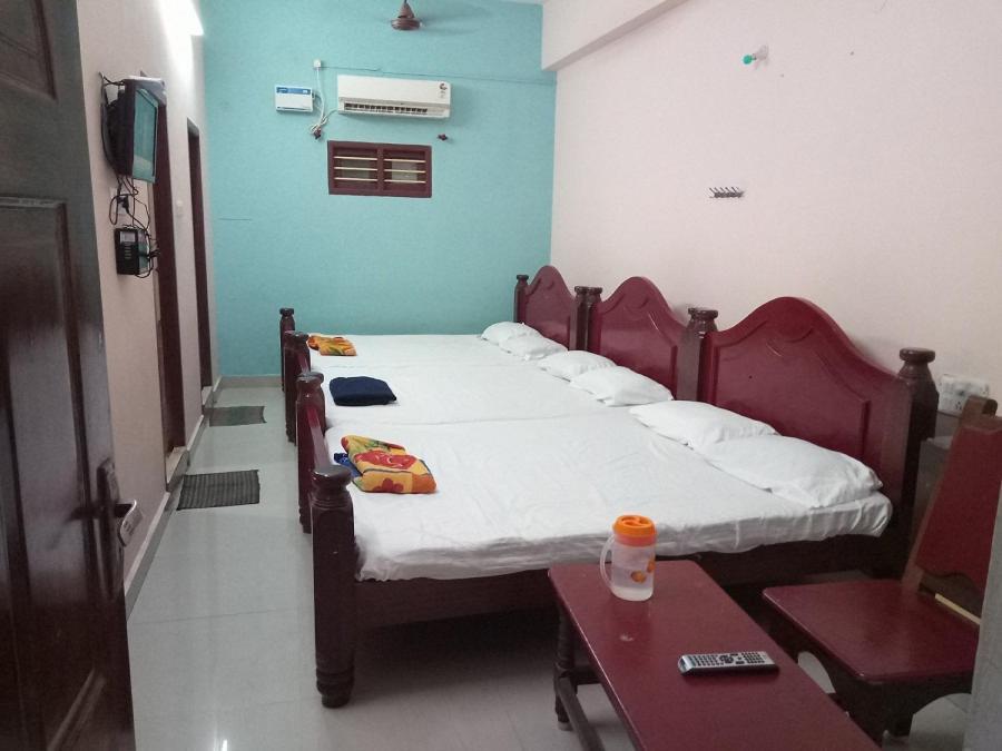 Sakthi Guest House&Residency Pillaittiruvasal Esterno foto